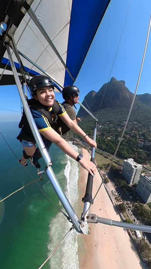 Rio de Janeiro: Hang Gliding or Paragliding Flights - Meeting at São Conrado Beach