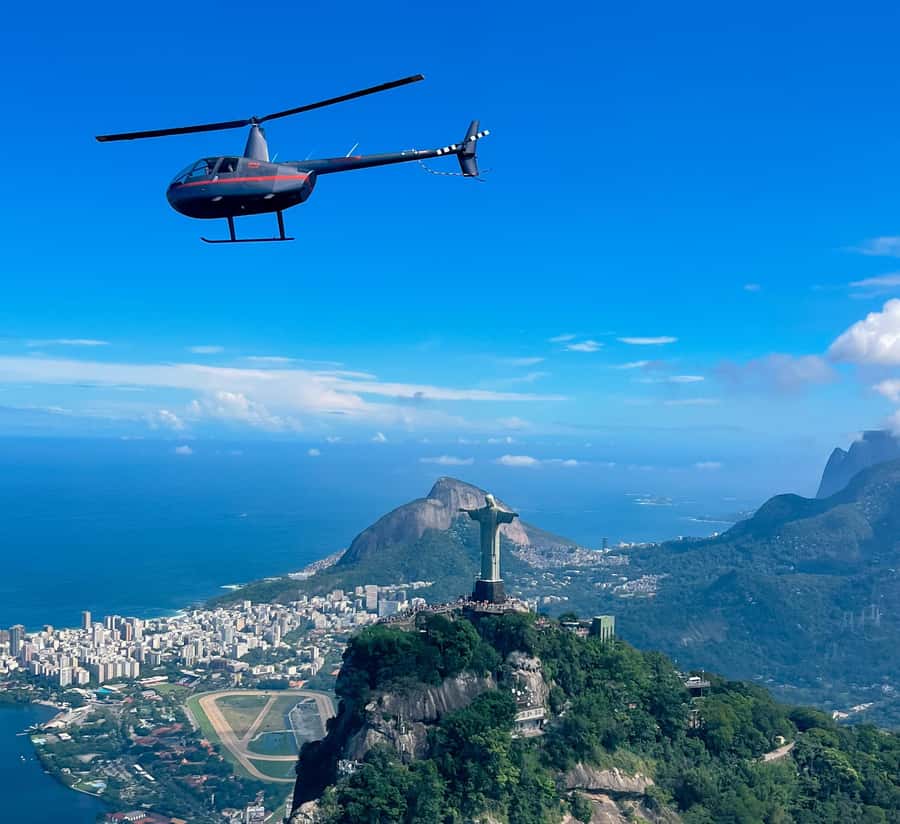 Rio de Janeiro: Helicopter Flight Christ the Redeemer 30 min - The lagoon, Jockey Club, and Tijuca Forest