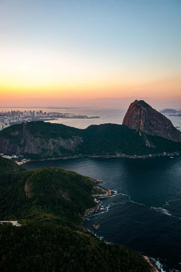 Rio de Janeiro: Helicopter Tour with an unforgettable view - Two Brothers Hill, Leblon, and Ipanema