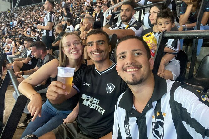 Rio de Janeiro: Join a Botafogo soccer game with transport - Watching Botafogo with local supporters