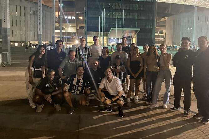 Rio de Janeiro: Join a Botafogo soccer game with transport - What hosts Mari and Matheus add