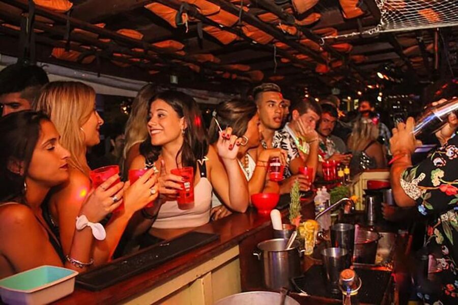 Rio de Janeiro: Late Night Boat Party with DJ and Dancing - Rain plans and weather limits