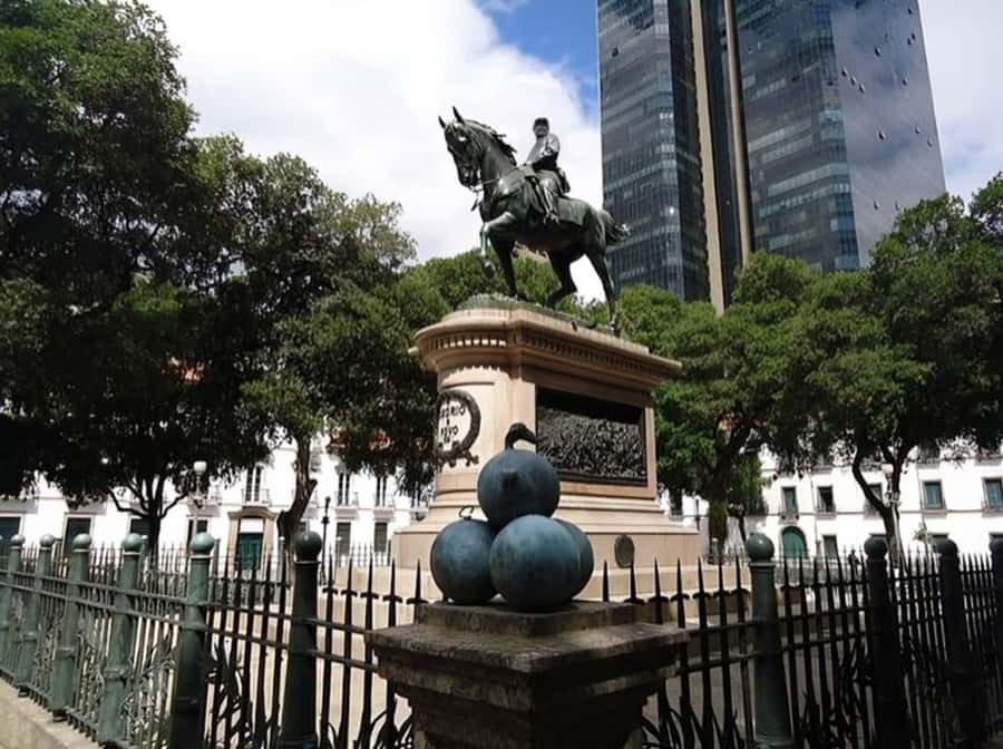 Rio de Janeiro : Must-See Sites Walking Tour With A Guide - Centro Cultural Banco do Brasil