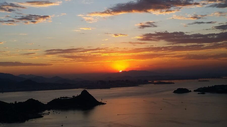 Rio de Janeiro: Niterói Day Trip - Niterói’s beaches and the road toward the coast