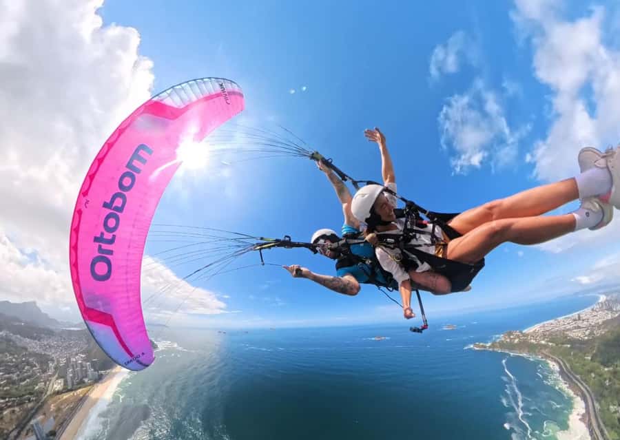 Rio de Janeiro: paragliding - Riding up to Pedra Bonita
