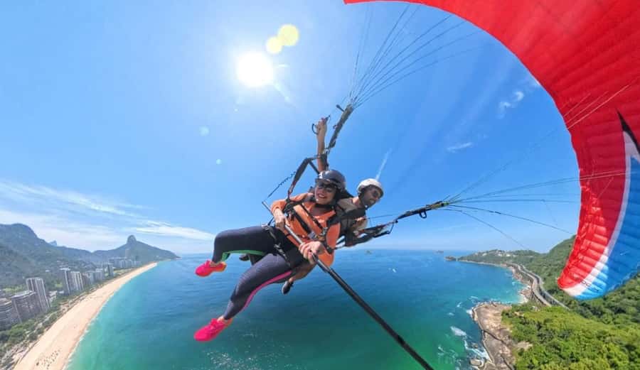 Rio de Janeiro: paragliding - The Pedra Bonita take-off