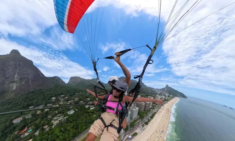 Rio de Janeiro: paragliding - A gentle return to São Conrado Beach