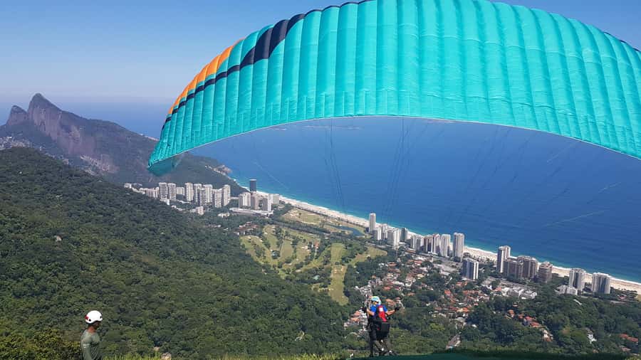 Rio de Janeiro: Paragliding experience at Pedra Bonita - Riding up to Pedra Bonita