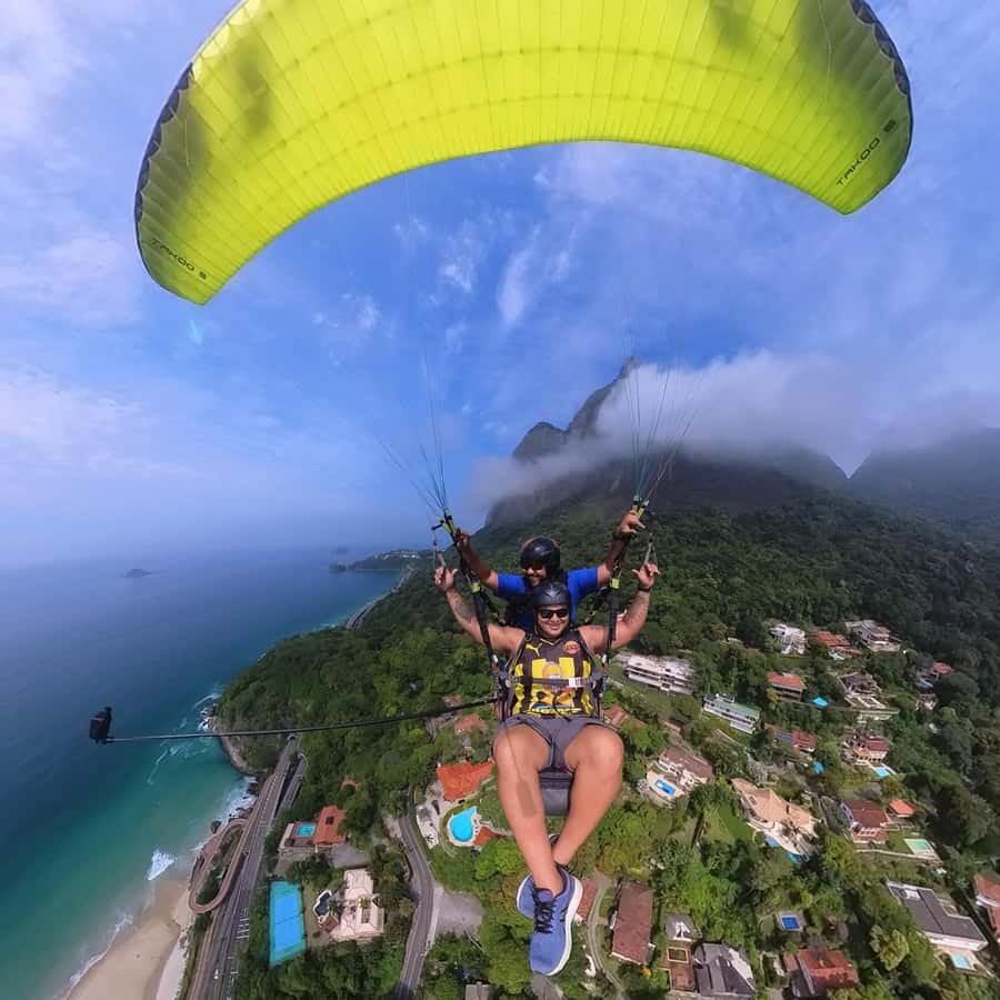 Rio de Janeiro: Paragliding with Hotel Pick-up & Drop-off - What the $241 price includes