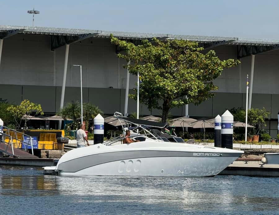 Rio de Janeiro: Private Speedboat Trip - Niterói and Adão e Eva Beach