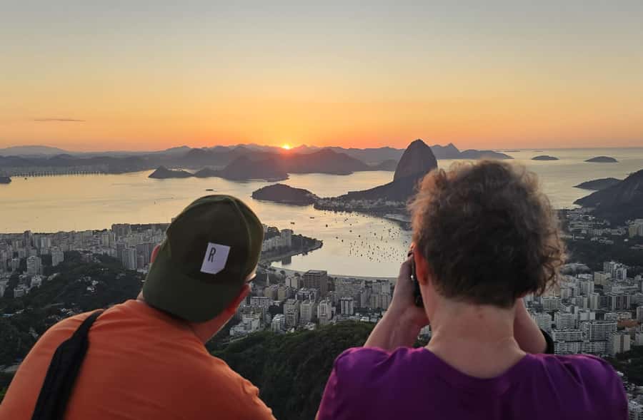 Rio de Janeiro: Private Sunrise Tour at Mirante Dona Marta - Who should book this sunrise outing?