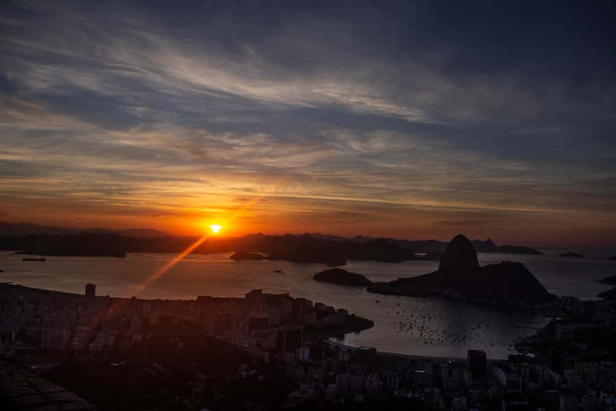 Rio de Janeiro: Private Sunrise Tour at Mirante Dona Marta - The 5:00 AM pickup and ride uphill