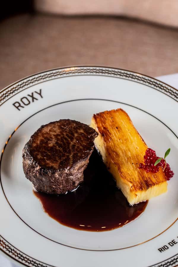 Rio de Janeiro: Roxy Dinner Show with Hotel Pickup - Key details before you book