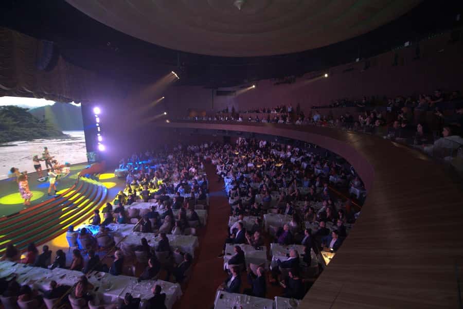 Rio de Janeiro: Roxy Dinner Show with Hotel Pickup - Why the Art Deco room matters
