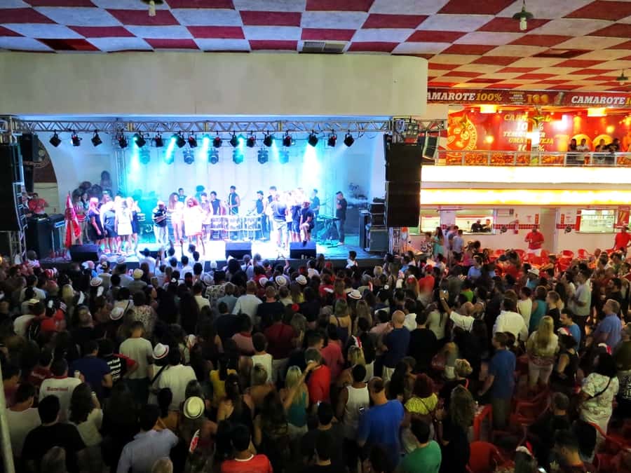 Rio de Janeiro: Salgueiro Samba School Rehearsal Tour - Your five-hour evening, from pickup to samba