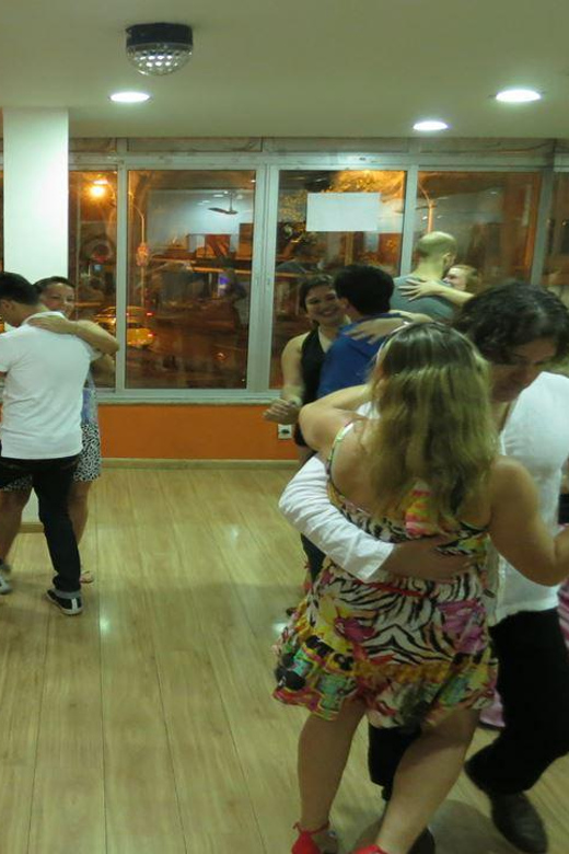 Rio de Janeiro: Samba Class - Languages, timing, and booking choices