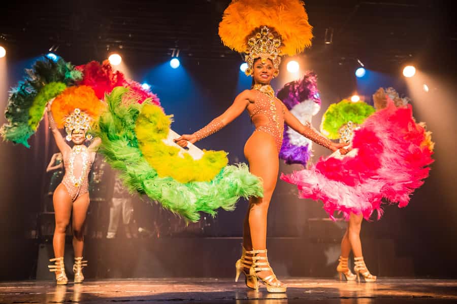 Rio de Janeiro: Samba Show Admission & Transfer - A small venue with a simple production