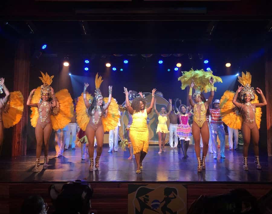 Rio de Janeiro: Samba Show Admission & Transfer - How to make the night go better