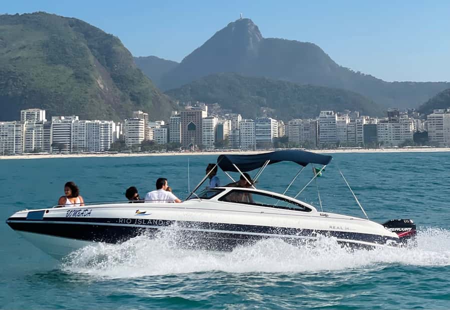 Rio de Janeiro: SpeedBoat Tour - Beach Tour with Beer - São João Fort and Sugarloaf Mountain
