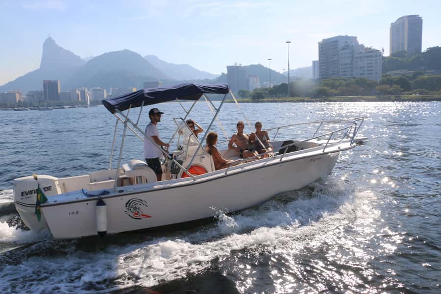 Rio de Janeiro: SpeedBoat Tour - Beach Tour with Beer - Praia Vermelha and Copacabana Beach