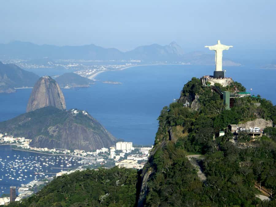 Rio de Janeiro: Sugar Loaf with Lunch and Helicopter Flight - A Brazilian barbecue lunch between major sights
