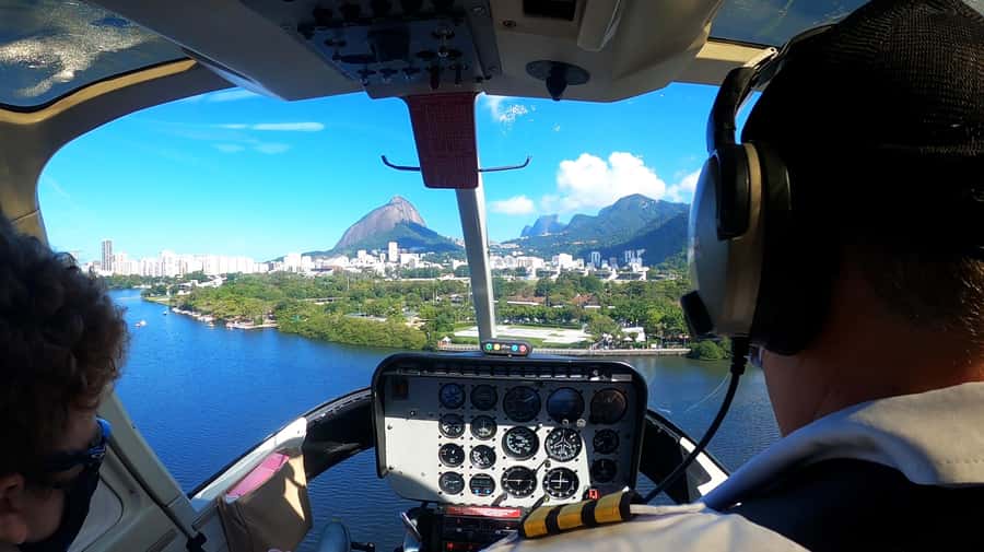 Rio de Janeiro: Sugar Loaf with Lunch and Helicopter Flight - Downtown Rio, from the Sambadrome to Cinelândia
