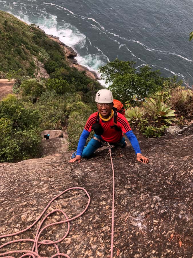 Rio De Janeiro: SUGARLOAF MOUNTAIN HIKE & CLIMB - Reaching the summit before the crowds