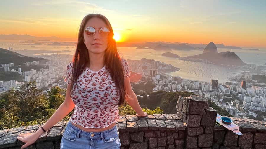 Rio de Janeiro: Sunrise Lookout and Christ the Redeemer Tour - Dona Marta Lookout before sunrise