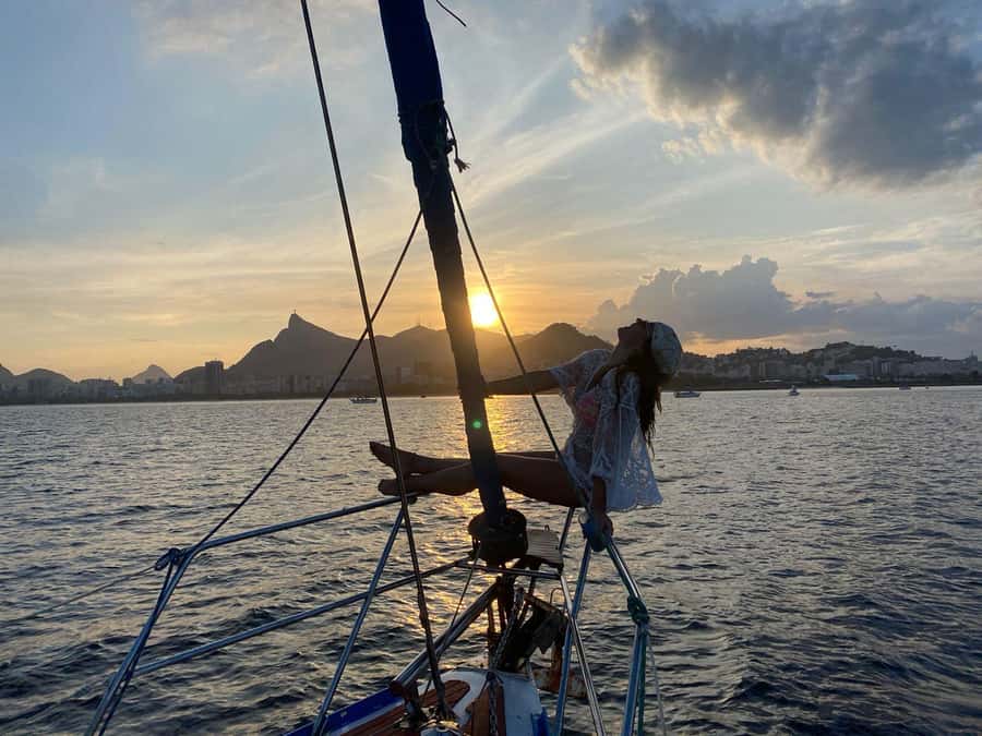 Rio de Janeiro: Sunset Sailboat Tour with Open Bar - Caipirinhas, snacks, and music on deck