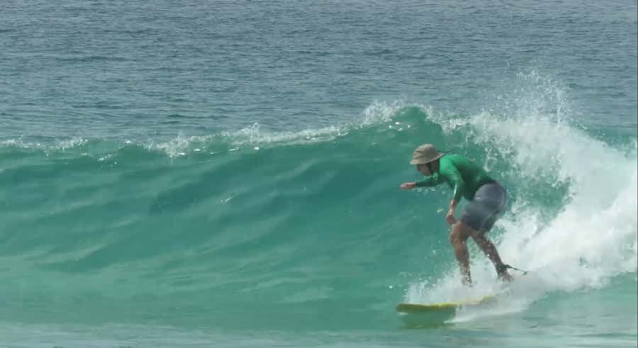 Rio de Janeiro: Surflessons and surfcoach. - Equipment, Showers, and the CADES Base