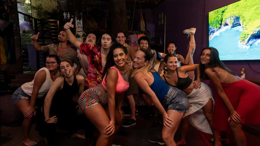 Rio Experience: Caipirinha Workshop (2 Caipis) + Funk Class - One hour of Rio funk with a multilingual teacher