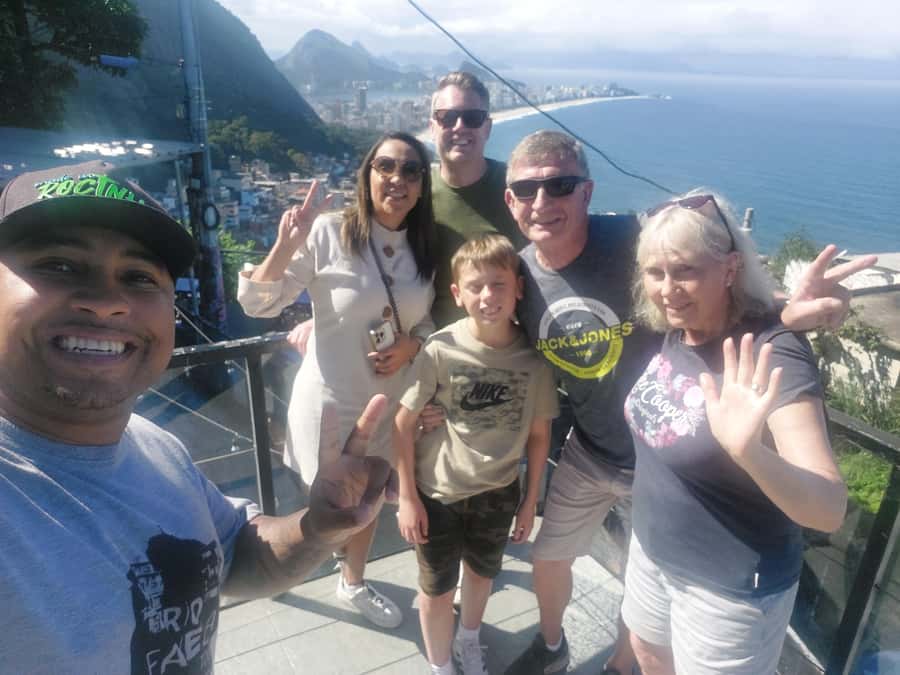 Rio Favela Tour - Private groups and the right pace for two hours