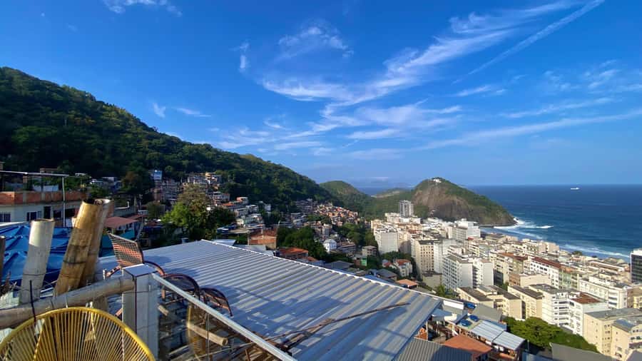 Rio: Favela Tour Imersion in Babilônia and Chapéu Mangueira - Walking the Morro da Babilônia trail