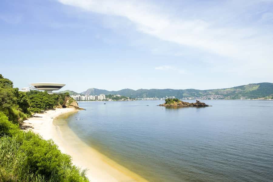 Rio: Guanabara Bay 2-Hour Boat Tour - Returning past central Rio’s monuments