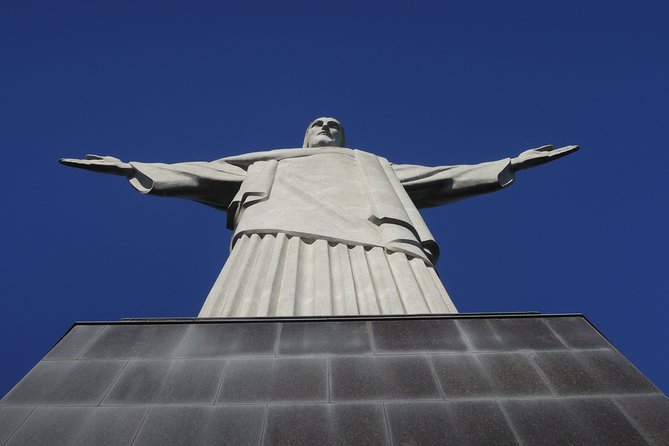 Rio Highlights Express: Christ, Sugarloaf & Beaches Half Day Tour. - Leme Beach and the road toward Sugarloaf
