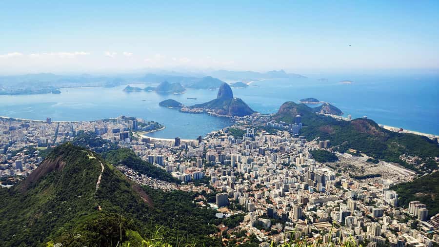 Rio: Maracanã Stadium & Christ the Redeemer by Rack Railway - What can go wrong, and how to protect your day