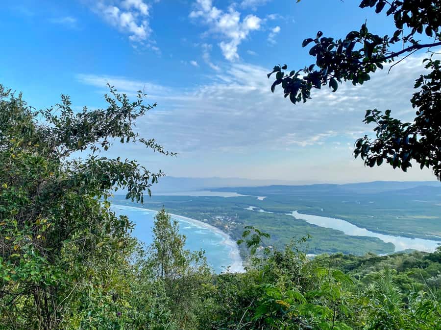 Rio: Pedra do Telégrafo Hiking & Relax in a Wild Beach - The forest trail and its lookout points