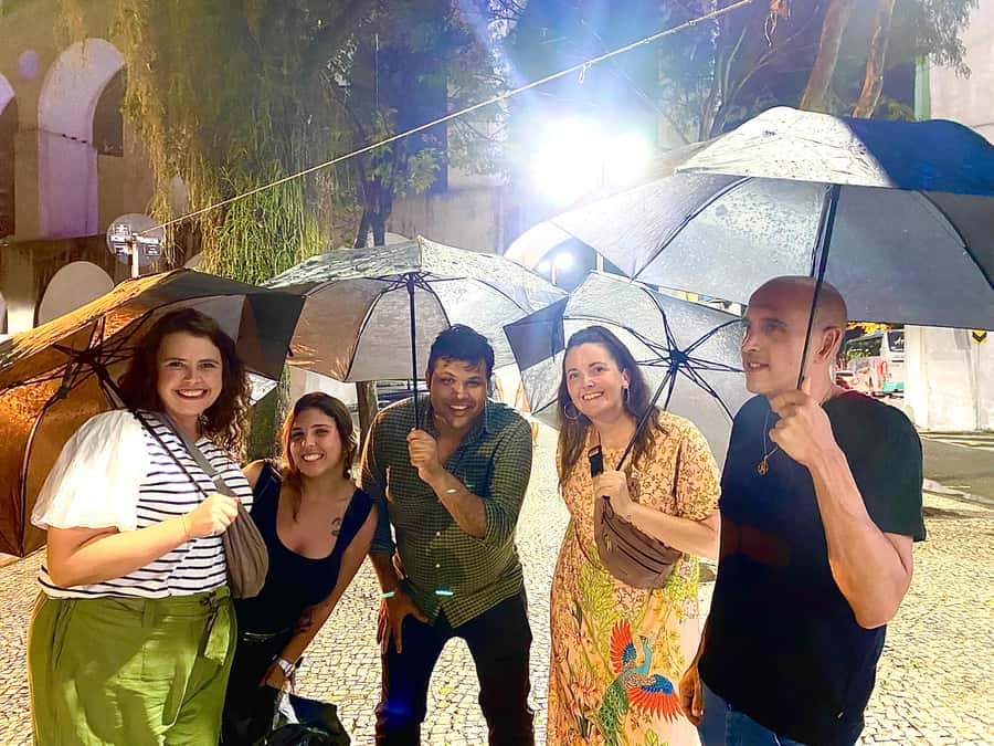 Rio: Pub Crawl in Lapa with Cachaça Tasting and Live Samba - The guides make the difference