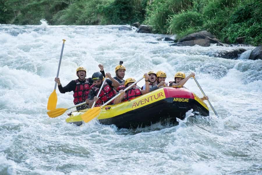 Rio: White Water Rafting Adventure tour in Rio de Janeiro - Leaving Rio for the river country