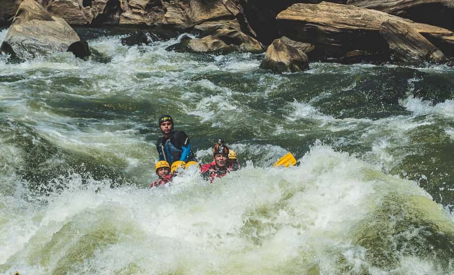 Rio: White Water Rafting Adventure tour in Rio de Janeiro - Working with the guide and your raft team