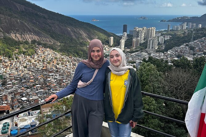 Rocinha Tour with Local Guide: The Biggest Favela DA Latin America - Walking the main road and side streets