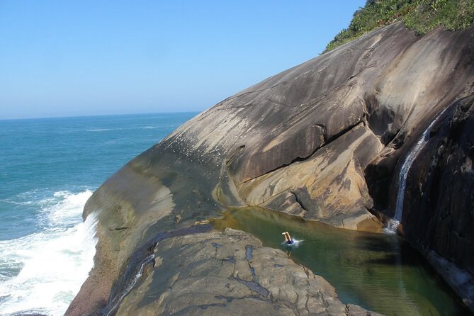 Saco Bravo Waterfall hike (2 days) - Day one: from Laranjeiras to Sono Beach