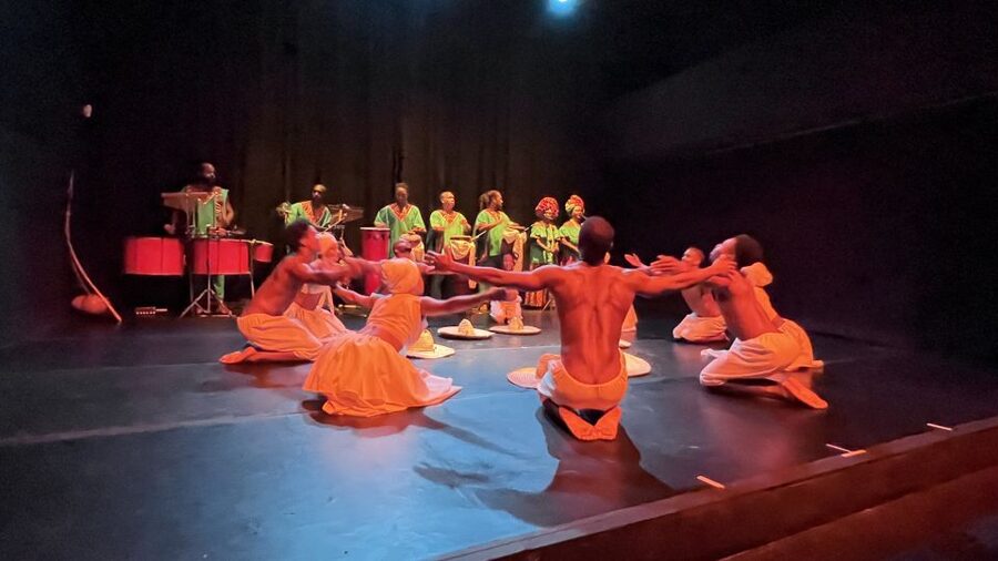 Salvador by Night: Cultural Dinner and Show - The Balé Folclórico da Bahia performance