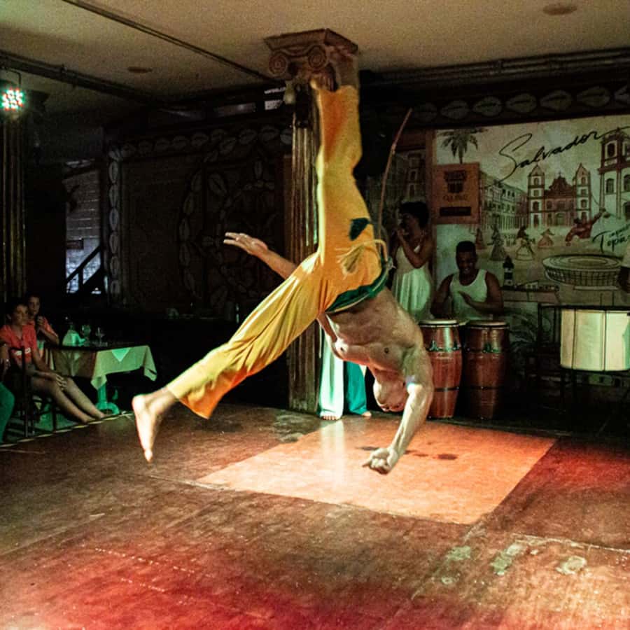 Salvador by Night: Cultural Show and Dinner. - The show: capoeira, Samba de Roda, and Bahian traditions