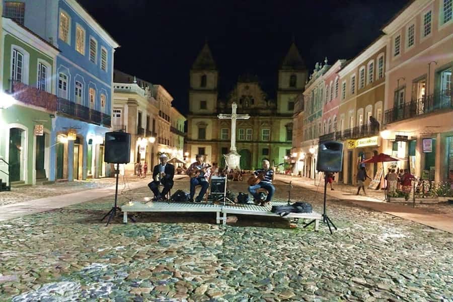 Salvador by Night: Pelourinho & Old Town Tour - Pelourinho’s Baroque streets and 18th-century buildings