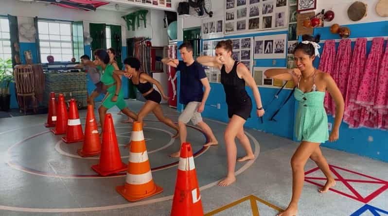 Salvador: Capoeira Class at Mestre Bimba's 1st Ever School. - Learning with Yasmin in English