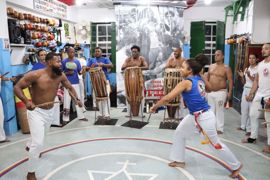 Salvador: Cultural Night of Capoeira, Samba, and Drumming - Samba, Maculelê, and the force of rhythm