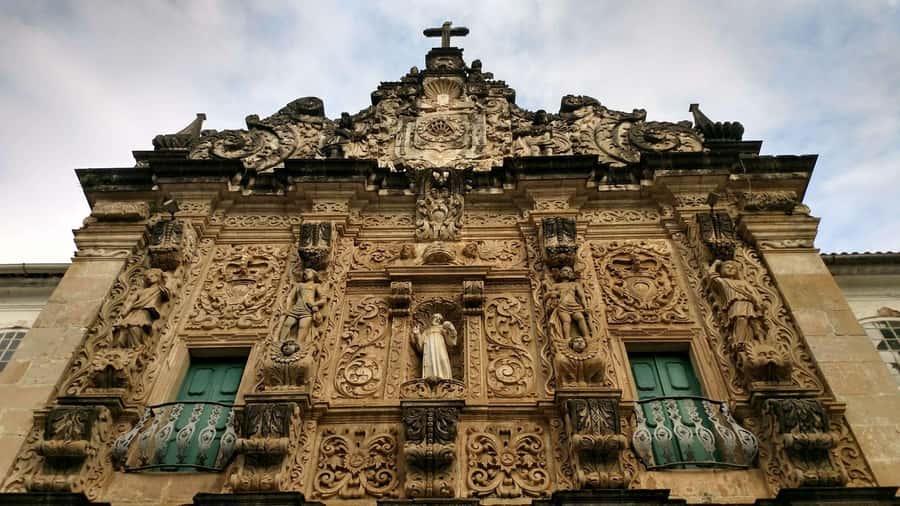 Salvador Historic Walking Tour - Pelourinho - Meeting at Praça Castro Alves and Cine Metha