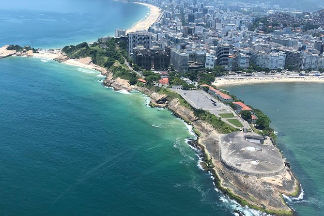 Samba Helicopter Tour: Private Flight - 4 people - Copacabana and Ipanema from a new angle