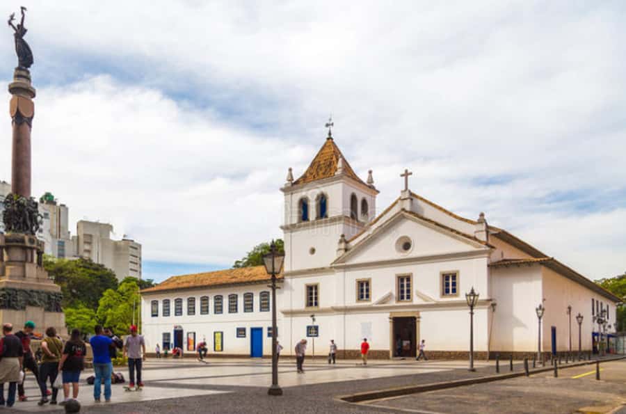 Santos: Private 8-hour São Paulo Overview - Choosing culture, architecture, or street art